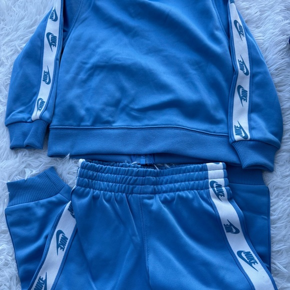 New Nike Kids Light Blue jacket and Joggers set - Picture 6 of 6